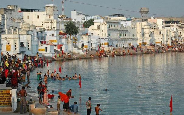 Pushka Lake ghat