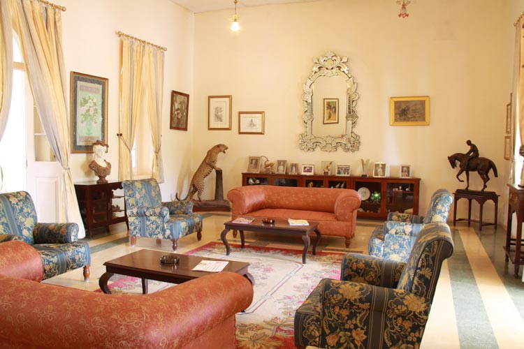 Hotel Orchard Palace, Gondal