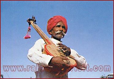 Taanpura Musician in Rajasthan